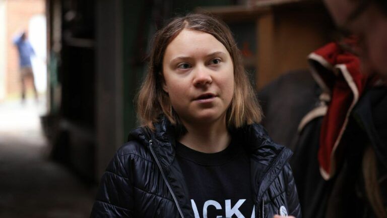 РФ должна ответить за преступления: экоактивистка Грета Тунберг отреагировала на подрыв Каховской ГЭС