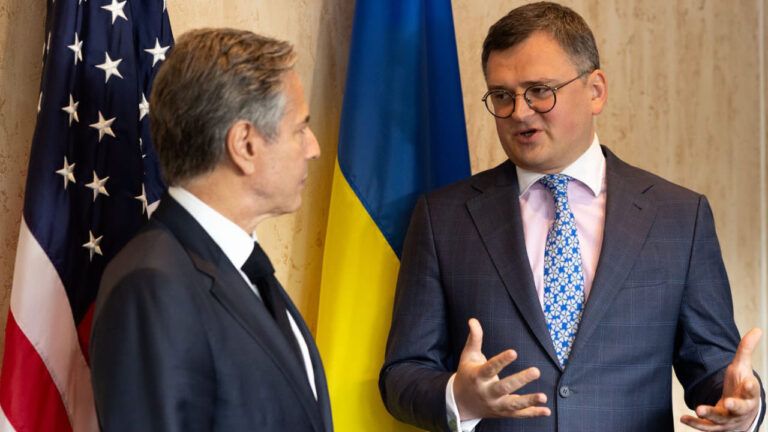 Кулеба и Блинкен обсудили важность продолжения поддержки Украины