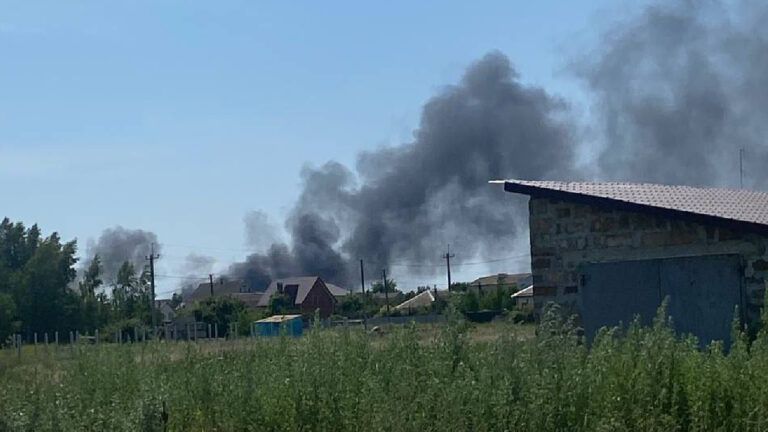 В Геническе прогремели взрывы в здании Росгвардии: есть погибшие и раненые