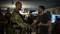 Зеленский наградил украинских военных на Южном направлении