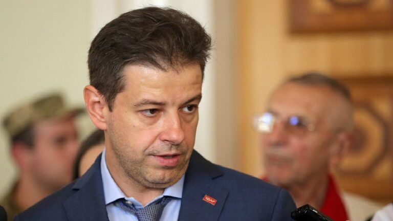 Алєксєєв