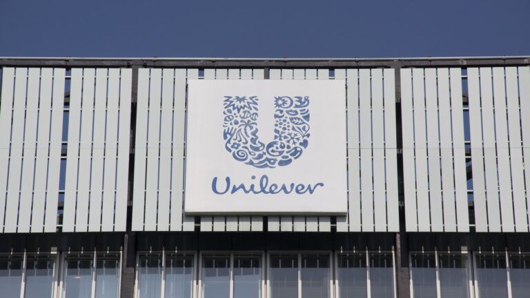 Domestos, Rexona, Dove. НАПК внесло корпорацию Unilever в перечень международных спонсоров войны