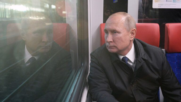 Украинские хакеры заменили новогоднее обращение президента РФ Путина