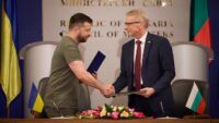 Болгария официально поддержала членство Украины в НАТО и формулу мира