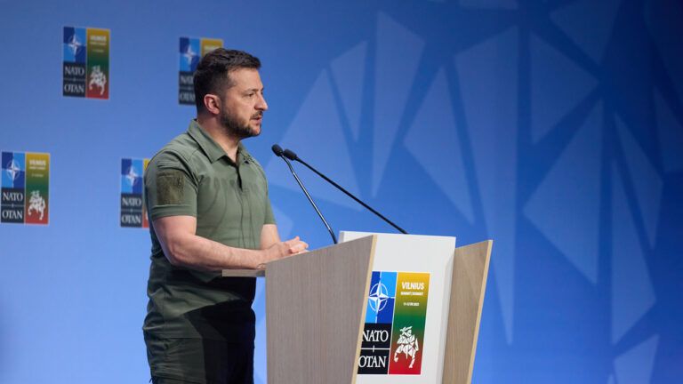 Украина будет в НАТО после конца войны и не согласится на замороженный конфликт — Зеленский
