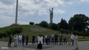 Монумент Батьківщина-мати