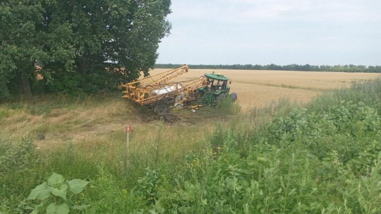 Бачив попереджувальну табличку: у Сумській області трактор підірвався на міні