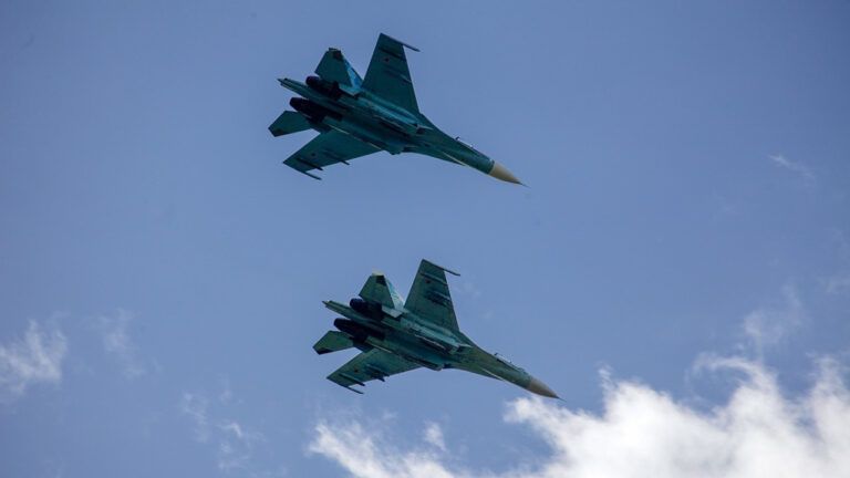 Російські винищувачі Су-35
