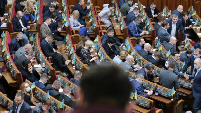Действительно ли нардепам после истории с Аристовым запрещен выезд за границу: объяснение ГПСУ