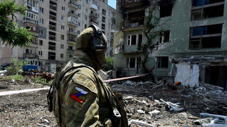російські солдати військові