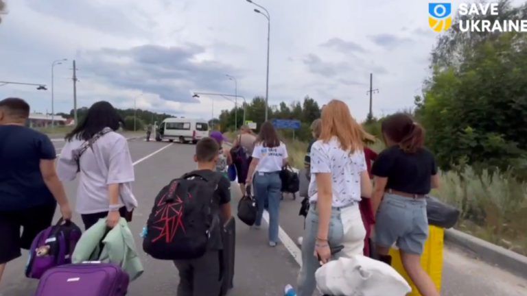 Еще 10 детей, незаконно вывезенных оккупантами, вернулись в Украину