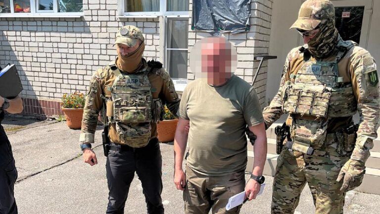 ГБР разоблачило бывшего военкома Запорожья на махинациях