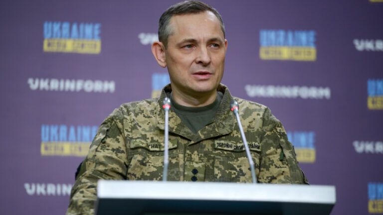 Негода впливає на роботу ворожої авіації та дронів – Ігнат