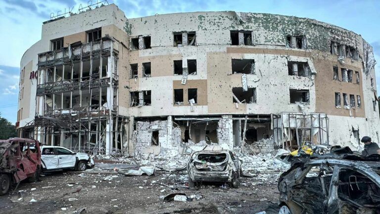 Удар ракетой Искандер-К по отелю в Запорожье 10 августа 2023 — что известно о последствиях ракетного обстрела