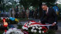 Дуда возложил венок к памятнику воинам УНР, погибшим в боях против большевиков