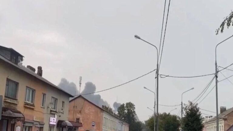 Вибухи на аеродромі в Новгородській області РФ прогремели взрывы