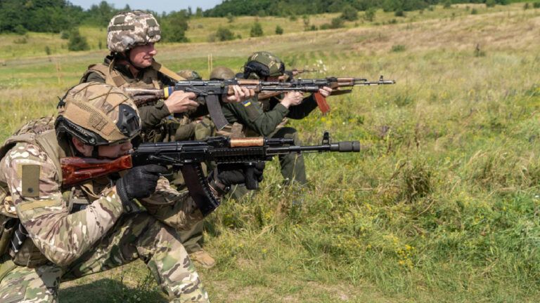 армія, військові навчання