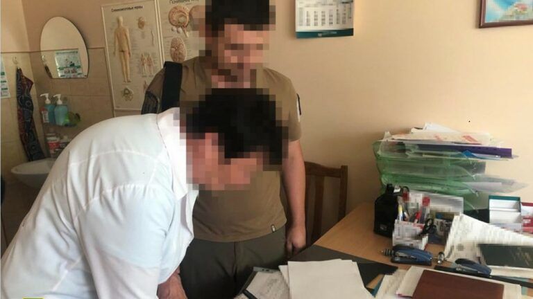 ”Списала” 50 ухилянтів за 10 млн грн: : на Київщині голова ВЛК допомагала уникати призову