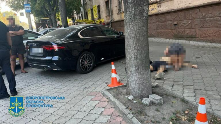 Участнице стрельбы в Днепре сообщили о подозрении за сопротивление полиции