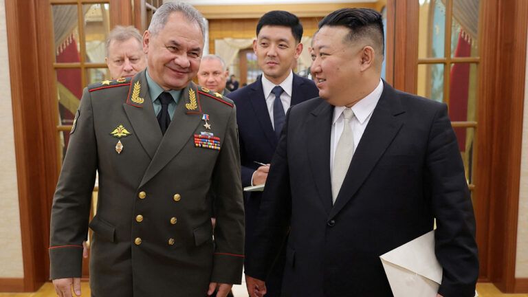 Росія та КНДР ведуть переговори про угоди з постачань зброї – розвідка США