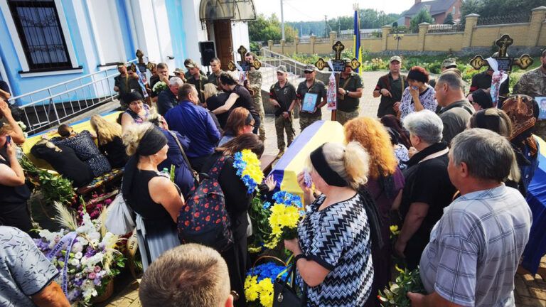 Падение Ми-8 на Донетчине: на Полтавщине состоялась церемония прощания с погибшими