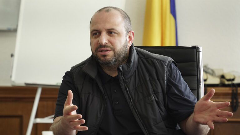 Рустем Умєров