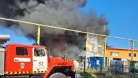 В Белгородской области РФ пылает лакокрасочный завод в Белгородской области