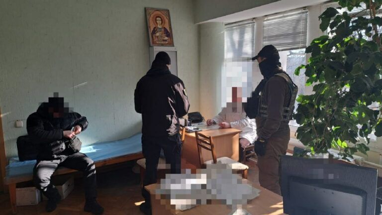 $2 тис. за довічну інвалідність: на Київщині судитимуть лікарів МСЕК та їх спільника