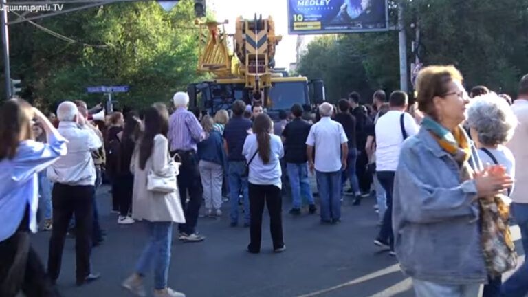 Митинги из-за событий в Карабахе: количество задержанных в Ереване выросло до 168