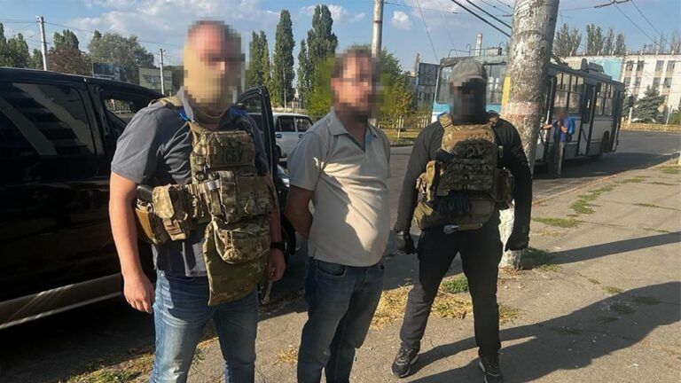 СБУ задержала священника УПЦ МП, который продавал оружие военных РФ