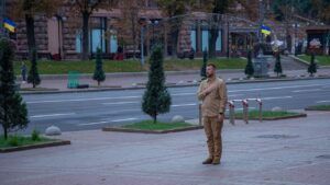 Ежедневную минуту молчания в 09:00 будут объявлять из-за громкоговорителей: решение Кабмина Хвилина мовчання в Києві 1 жовтня 2023