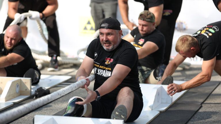 Українські ветерани планують встановити світовий рекорд зі стронгмену