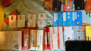 Викрито шахраїв: 12 осіб продавали на фронт неіснуючі автівки