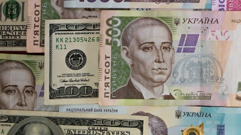 Помощь украинцам, которые остались в Украине: мошеннические схемы 2025