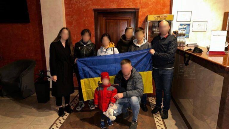 до України вдалося повернути ще чотирьох дітей