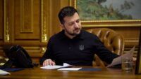 Зеленський запровадив санкції проти 6 росіян, які користуються паспортом України