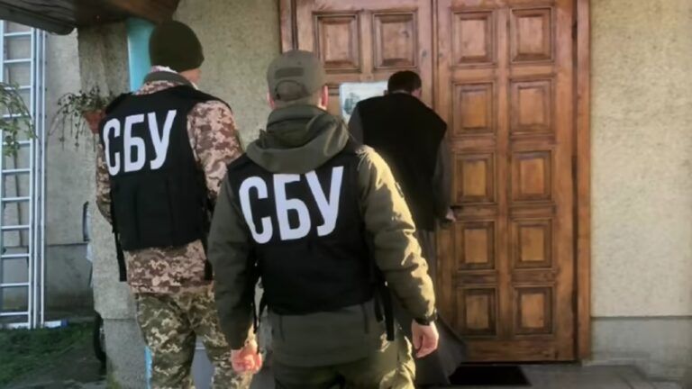 Представники СБУ перевіряють два храми УПЦ МП на Закарпатті