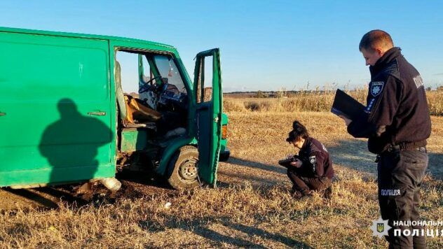 На Одещині чоловік у військовій формі підірвав гранату в авто