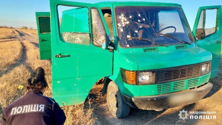 Хотів пограбувати. На Одещині автостопник підірвав гранату в авто, є поранений
