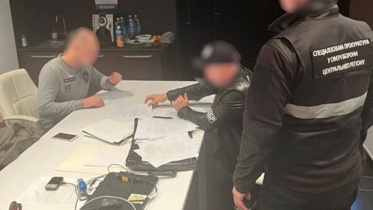 Підозра офіцеру апарату головнокомандувача ЗСУ