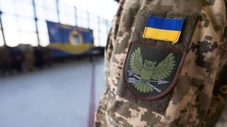 шеврон ГУР
