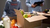 волонтери, продукти