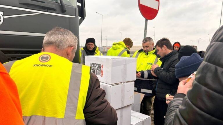 Польські страйкарі не пропускають гуманітарку в Україну