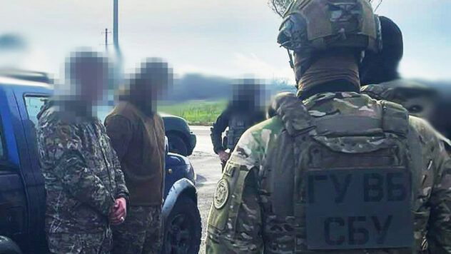 СБУ затримала ділків зі зброєю СБУ затримала ділків зі зброєю