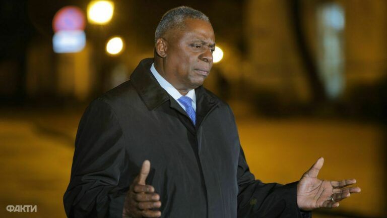 Ллойд Остін