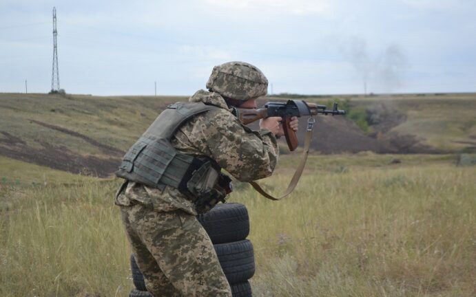 військовий, зброя