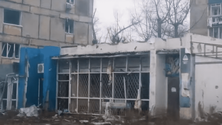 В Авдіївці й досі перебувають понад тисячу людей: як вони там живуть і що лишилося з інфраструктури