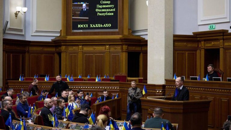 Спікер фінського парламенту виступив у Раді українською мовою