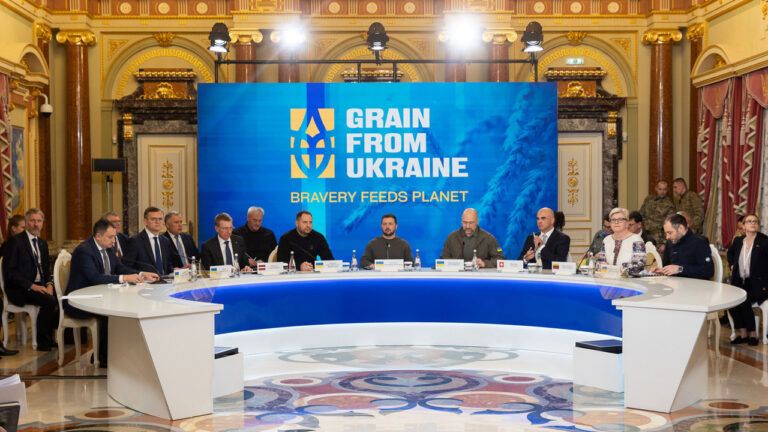 Понад $100 млн було зібрано на програму Зерно з України – Зеленський