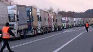 Україна вже втратила понад 400 мільйонів євро і це ще не кінець: чим загрожують страйки на кордоні